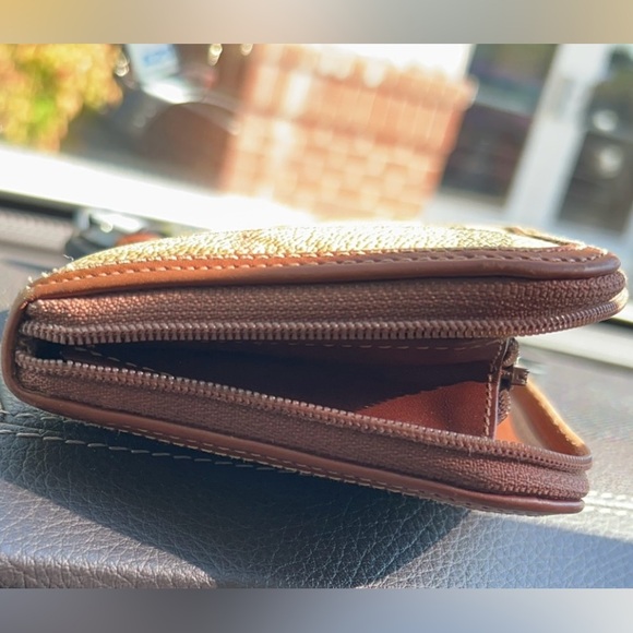 π₯ποΈπ« BURBERRY Beige/Brown Haymarket Check Coated Canvas Zip Around Walletπ₯π₯ - Picture 8 of 16